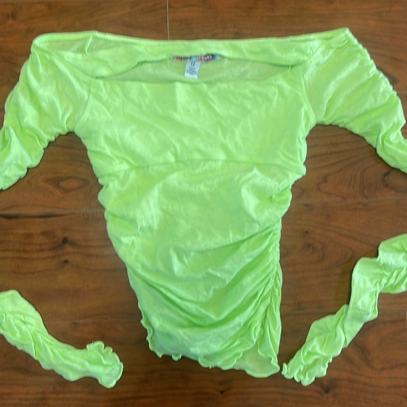 NWOT Urban Outfitters Lime Green Cut Out Long Sleeve Ruched Shirt Top - Picture 5 of 7